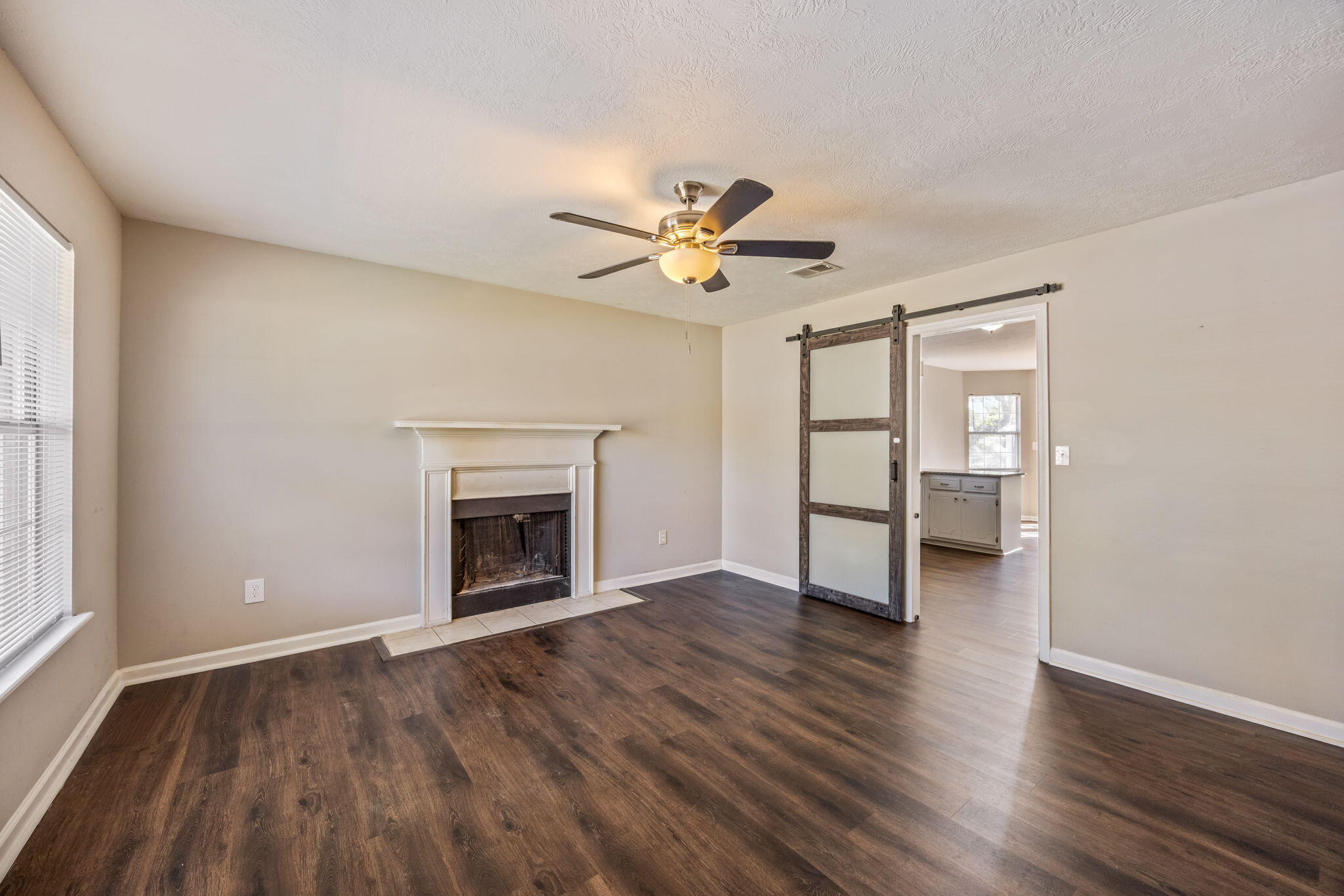 3114 Conner Court Augusta, GA 30906 - Photo 4 of 28 large-019a7328-eb11-73bf-8569-e55d1c040c