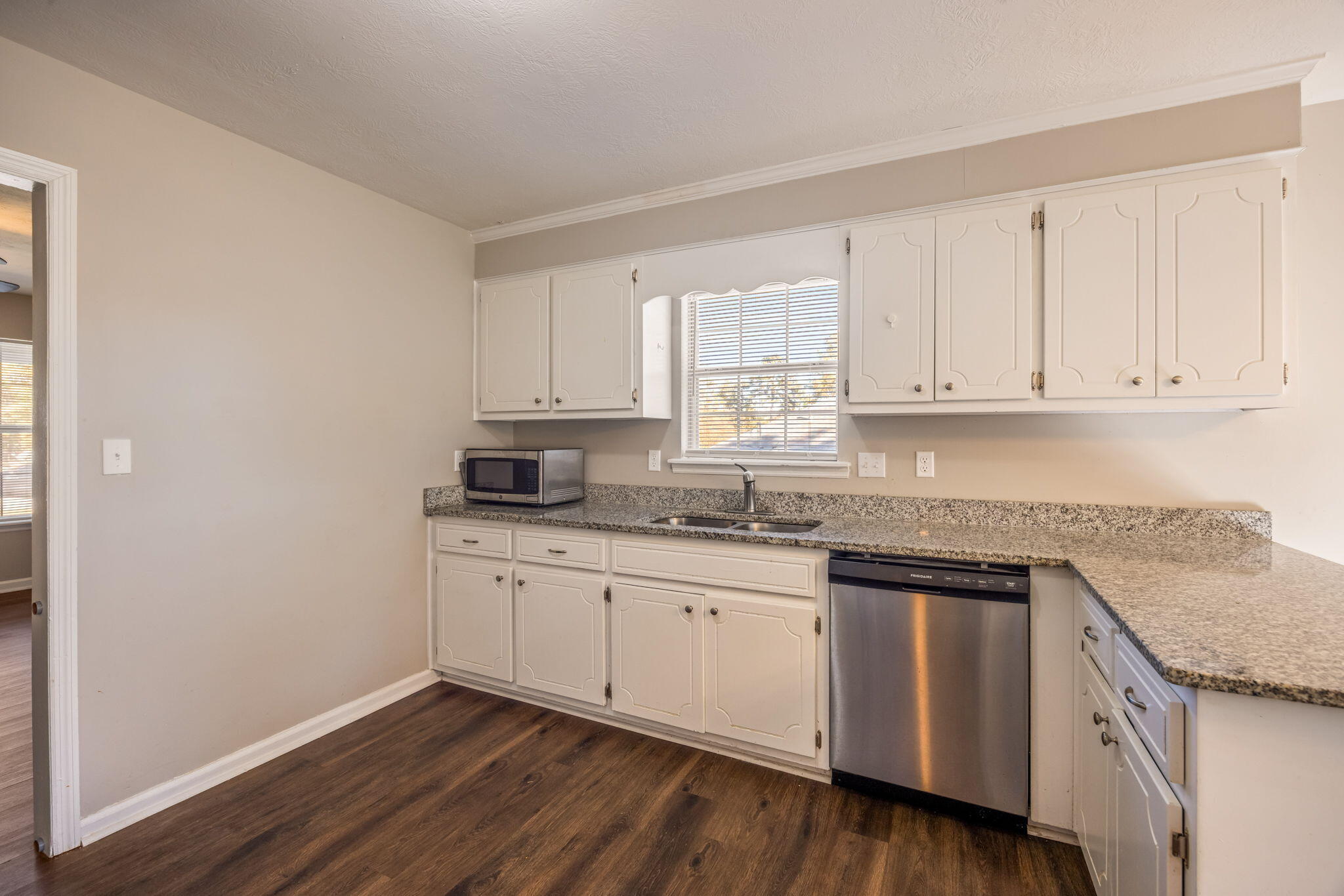 3114 Conner Court Augusta, GA 30906 - Photo 10 of 28 large-019a7328-ec28-7119-b8f0-54d982bcc7