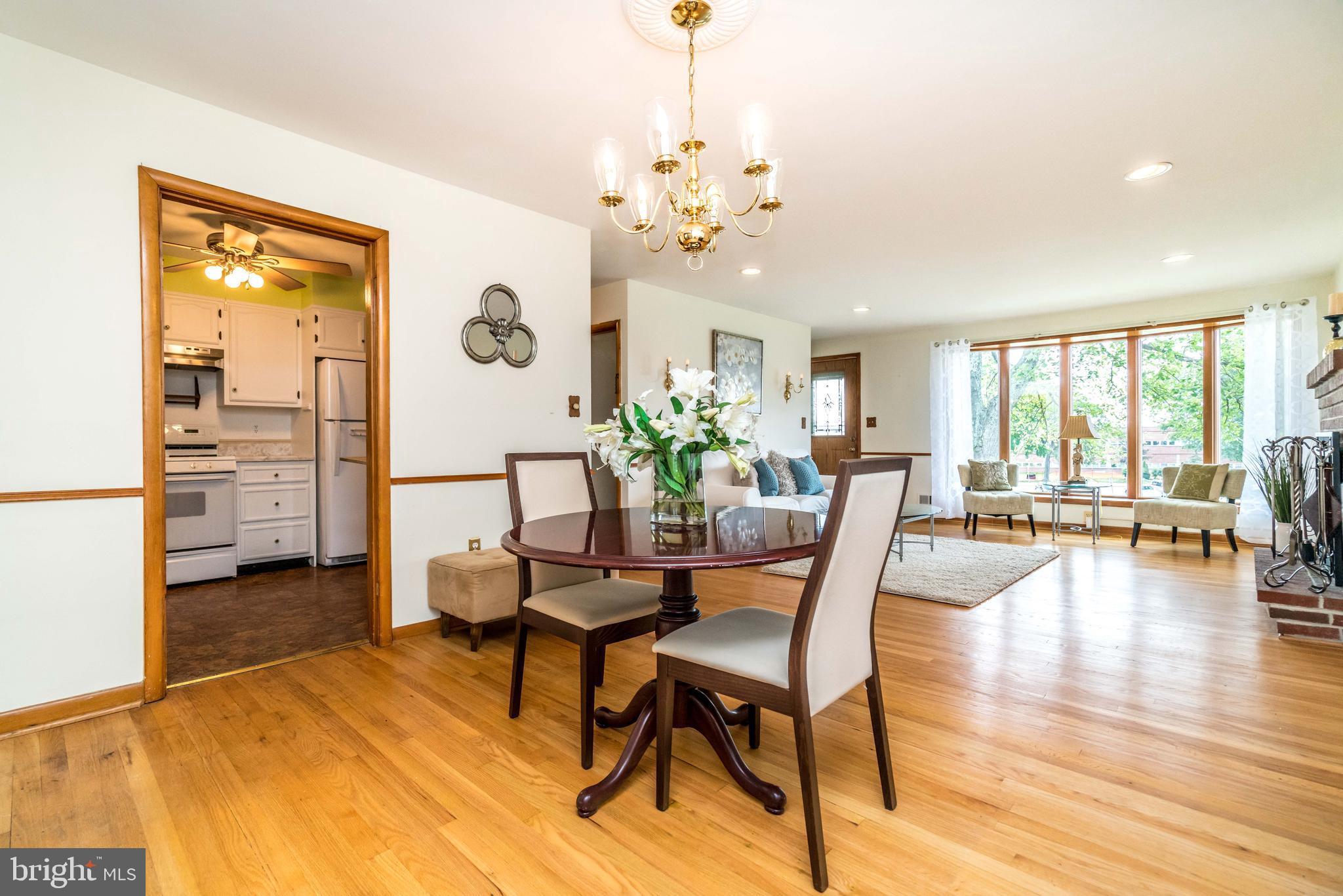 8702 Avondale Road Baltimore, MD 21234 - Photo 5 of 30 Dining Room space