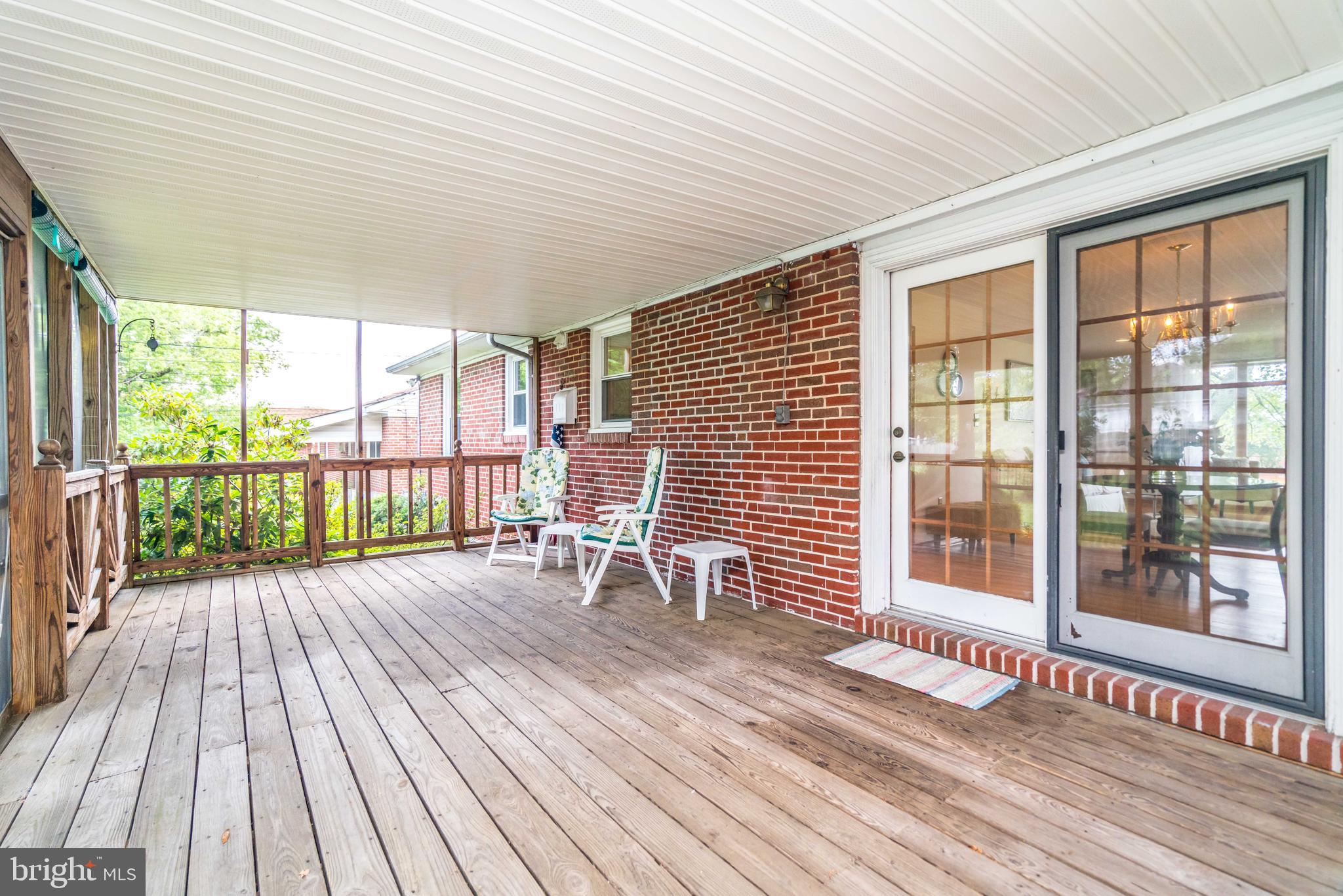 8702 Avondale Road Baltimore, MD 21234 - Photo 8 of 30 Enjoy summer evenings outside!