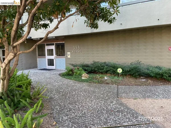 $269,900 | 398 Adams Street, Unit 204, Oakland, CA 94610