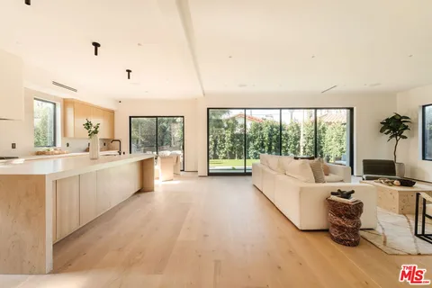 $4,195,000 | 1611 South Bedford Street, Los Angeles, CA 90035