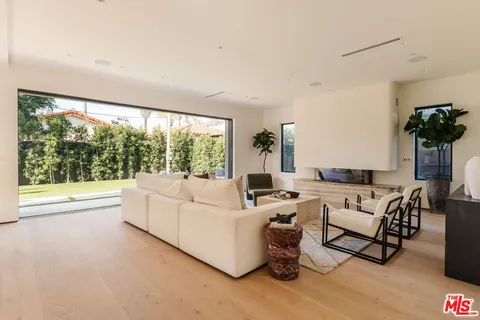 $4,195,000 | 1611 South Bedford Street, Los Angeles, CA 90035