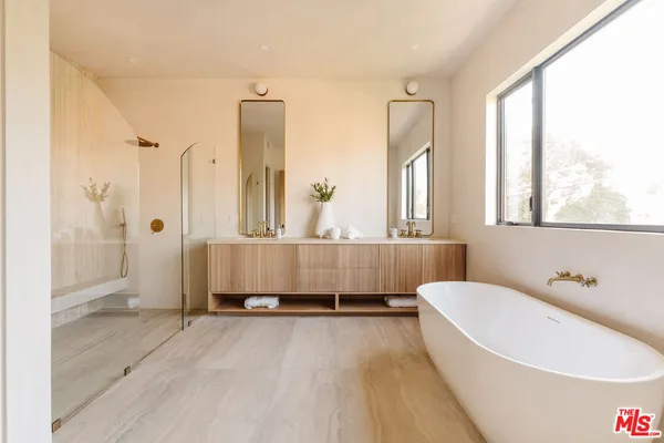 $4,195,000 | 1611 South Bedford Street, Los Angeles, CA 90035
