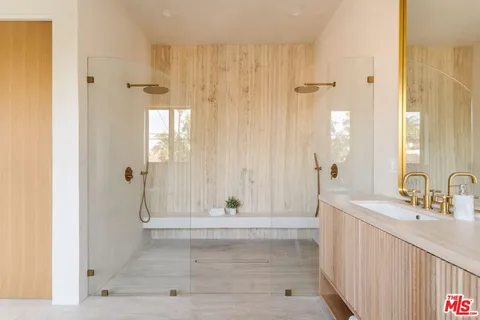 $4,195,000 | 1611 South Bedford Street, Los Angeles, CA 90035