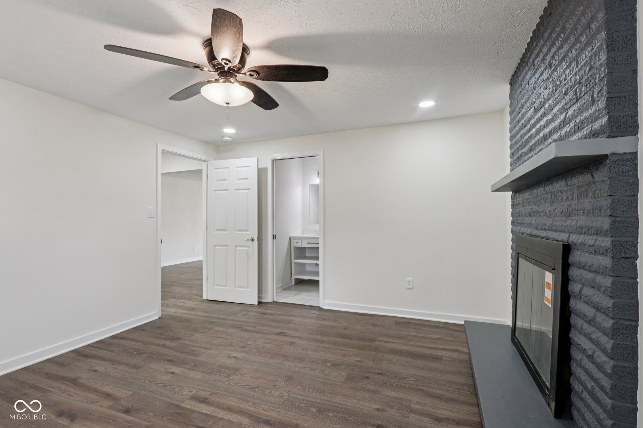 4127 Greenfield Drive Anderson, IN 46013 - Photo 4 of 38