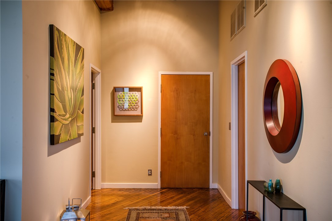 116 Chestnut Street, Unit J1 Providence, RI 02903 - Photo 5 of 22 Foyer