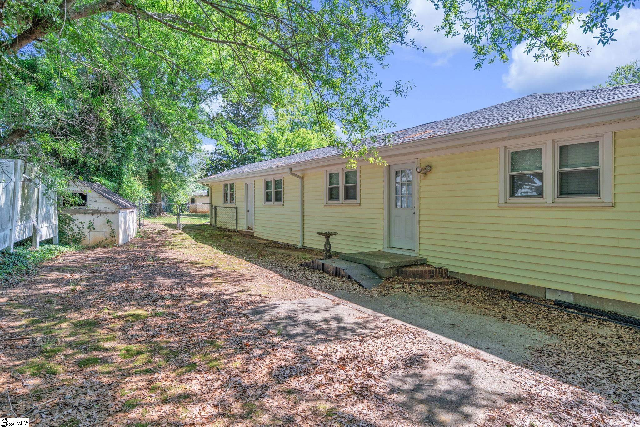 150 Pruitt Drive Mauldin, SC 29662 - Photo 3 of 31