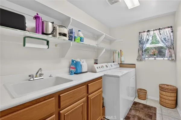 $975,000 | 21012 Oakriver Lane, Newhall, CA 91321
