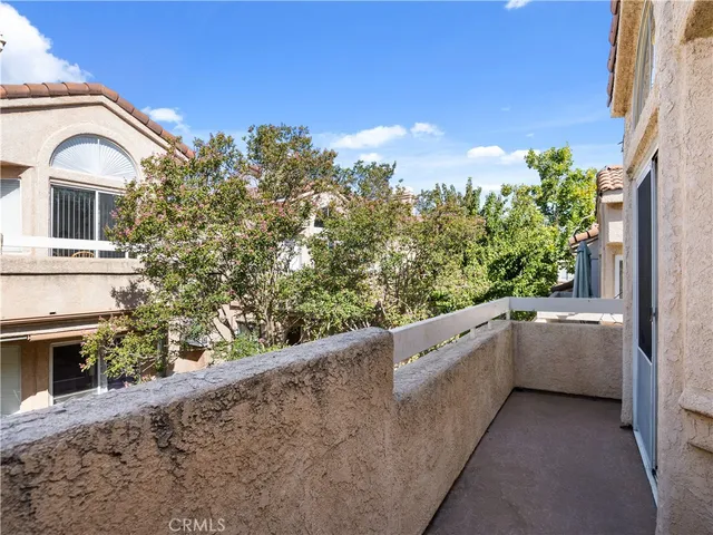 $450,000 | 19810 Sandpiper Place, Unit 22, Newhall, CA 91321