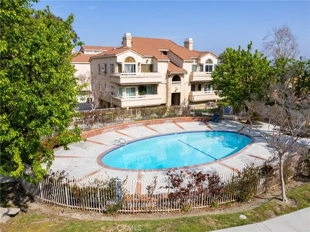 $450,000 | 19810 Sandpiper Place, Unit 22, Newhall, CA 91321