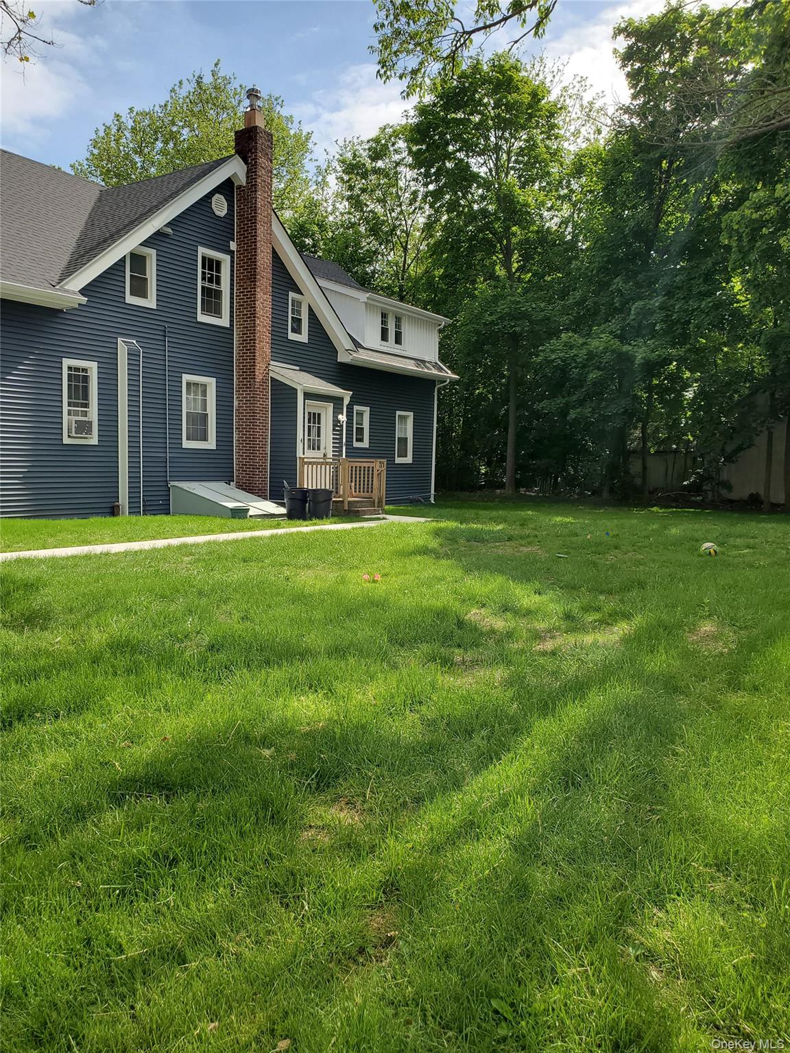 37 Maplewood Road, Unit 4 Huntington Station, NY 11746 - Photo 9 of 9