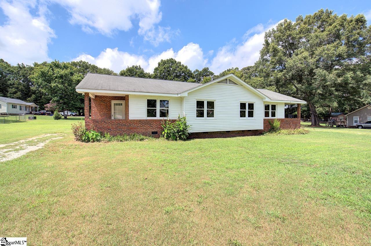 109 Joshua Road Woodruff, SC 29388 - Photo 2 of 34