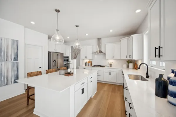 $722,185 | 2697 Aspen Drive, Shakopee, MN 55379