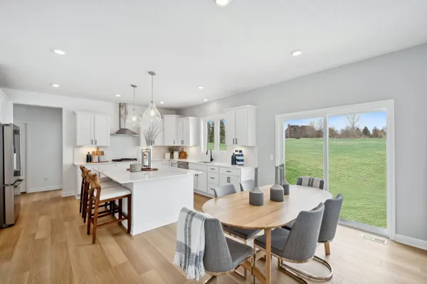 $722,185 | 2697 Aspen Drive, Shakopee, MN 55379