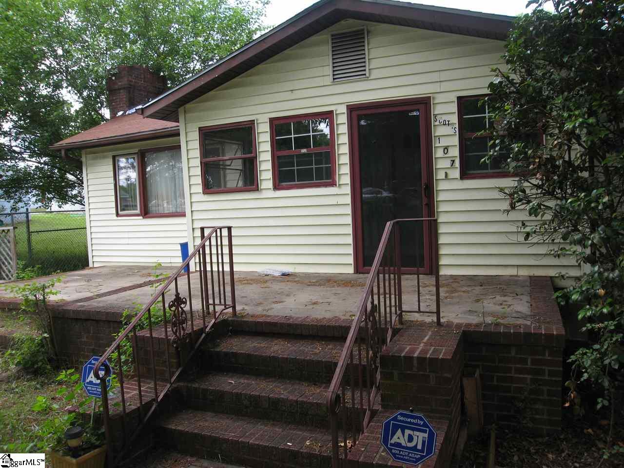 107 Forest Street Greer, SC 29650 - Photo 2 of 3 Gallery Image 2