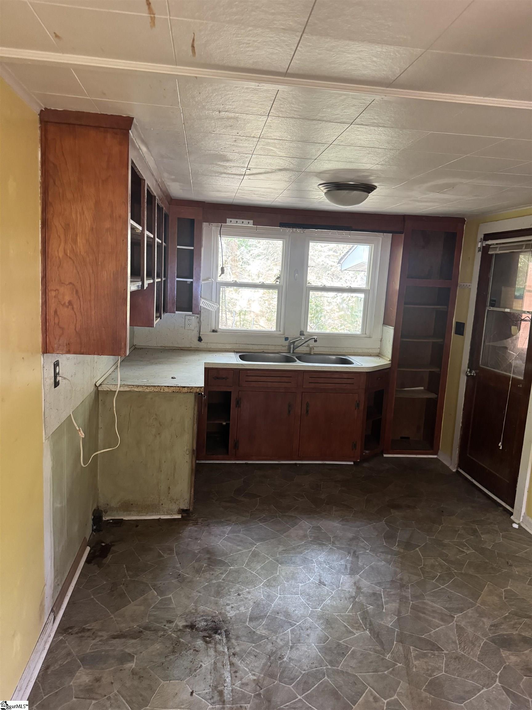 125 Pleasant Retreat Road Travelers Rest, SC 29690 - Photo 2 of 9