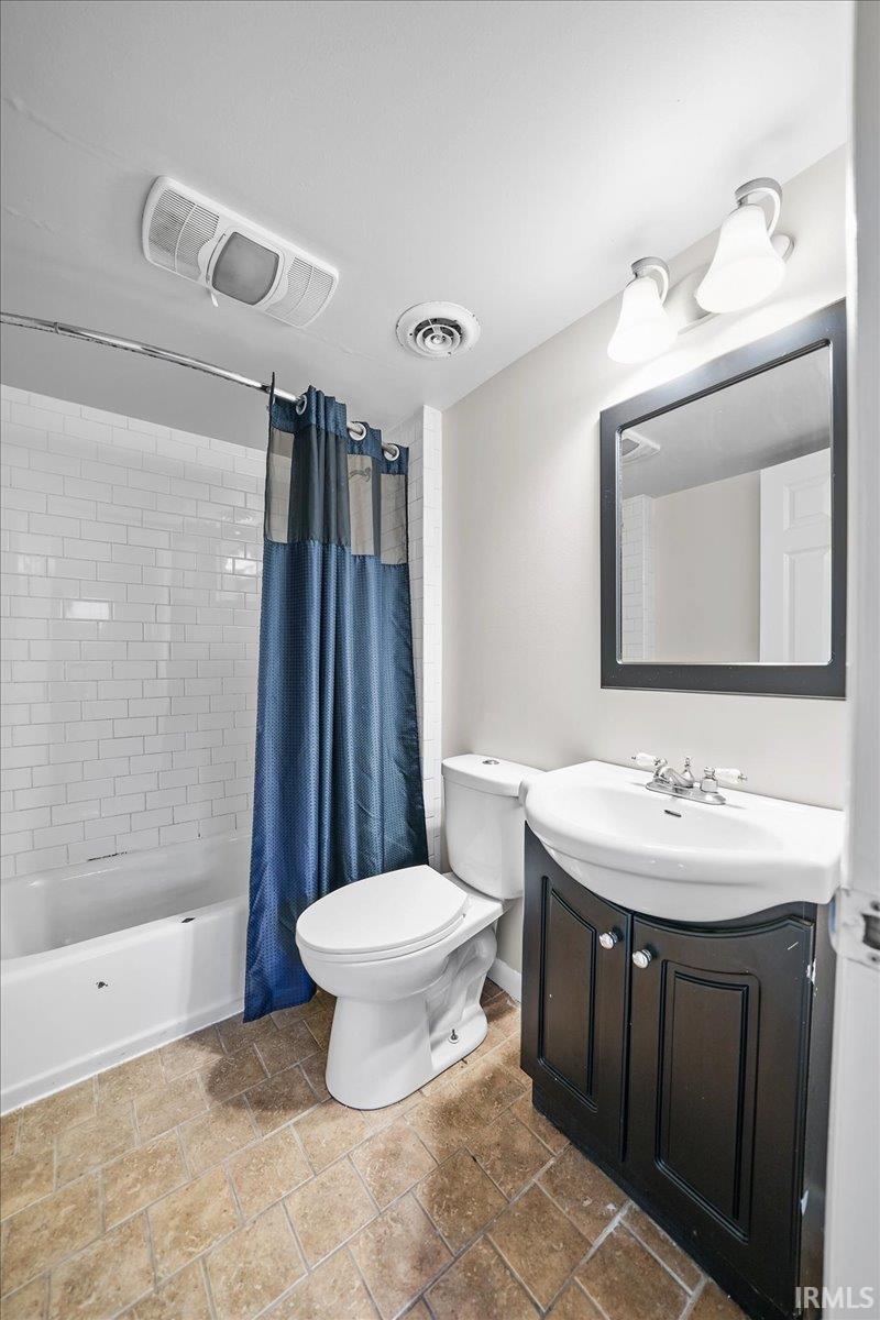 534 Robyn Road Valparaiso, IN 46385 - Photo 29 of 38 Gallery Image 29