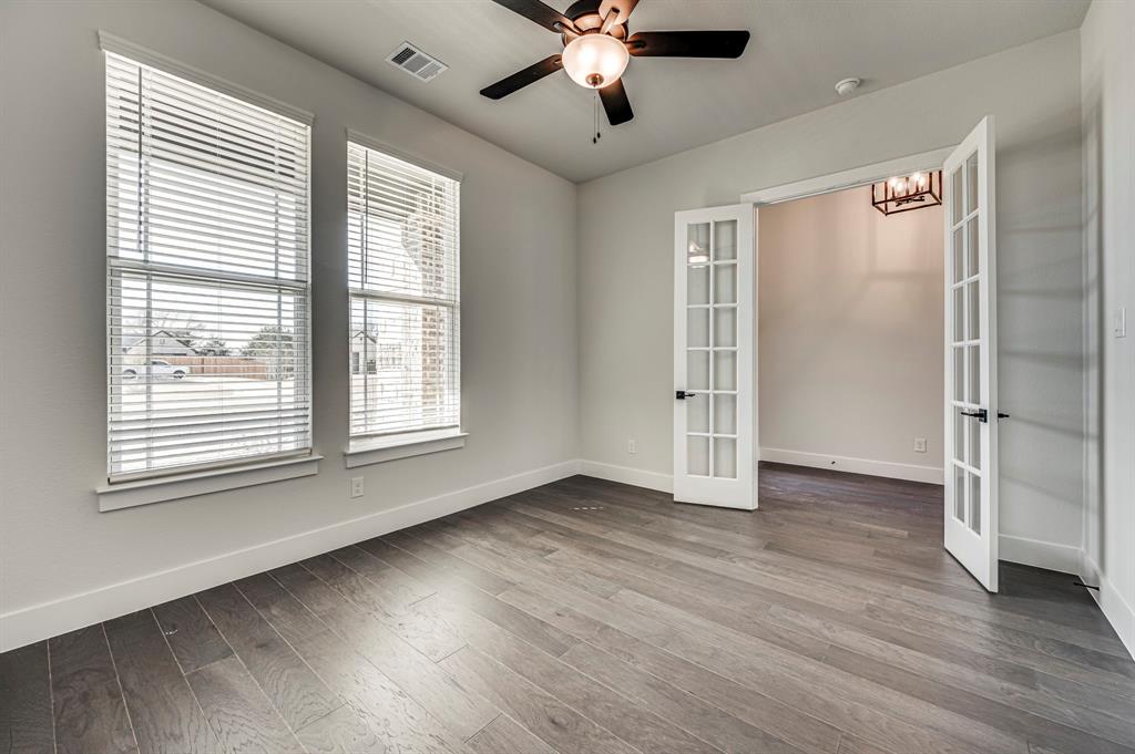 4021 Lagos Drive Midlothian, TX 76065 - Photo 3 of 35