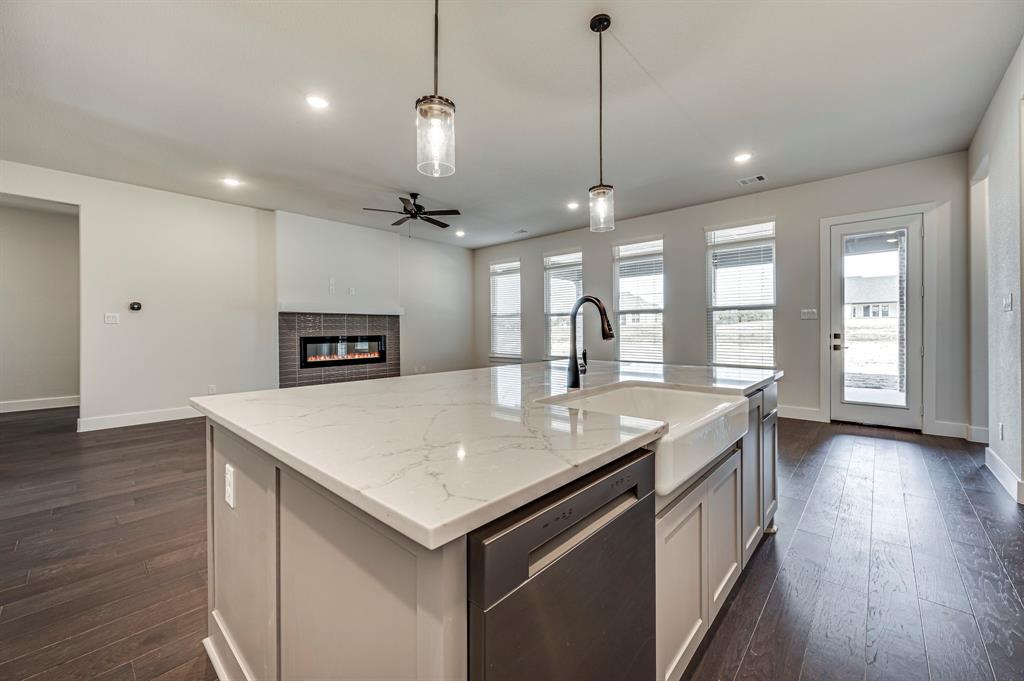 4021 Lagos Drive Midlothian, TX 76065 - Photo 7 of 35