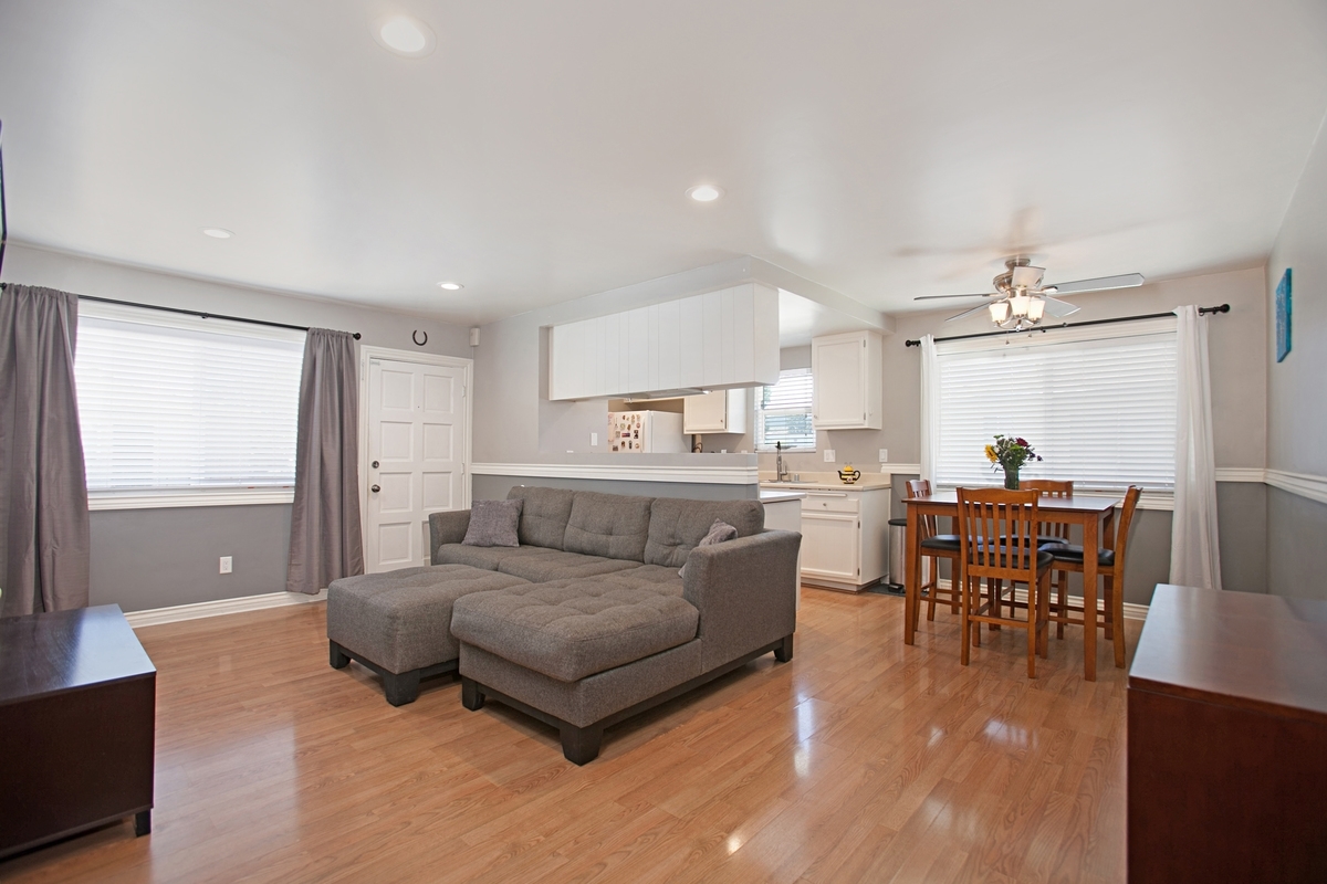 9859 Mission Vega Road, Unit 4 Santee, CA 92071 - Photo 3 of 8