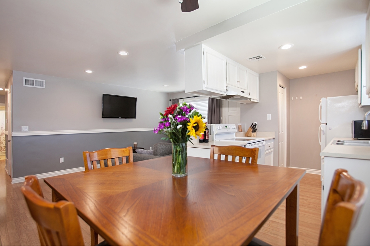 9859 Mission Vega Road, Unit 4 Santee, CA 92071 - Photo 4 of 8