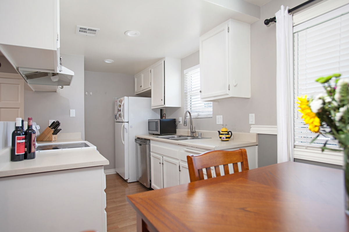 9859 Mission Vega Road, Unit 4 Santee, CA 92071 - Photo 5 of 8