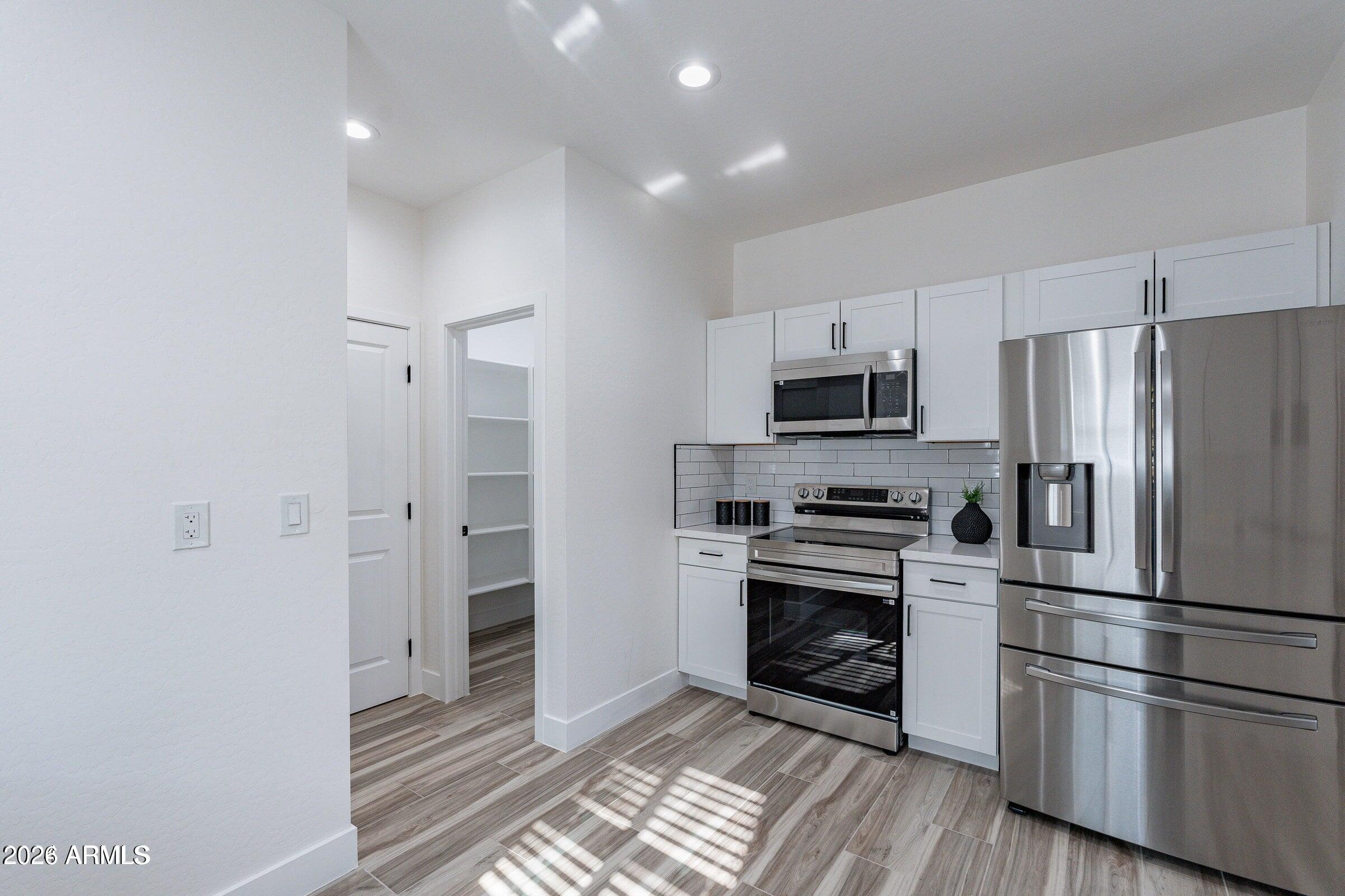 4815 South 28th Street, Unit 2 Phoenix, AZ 85040 - Photo 3 of 20