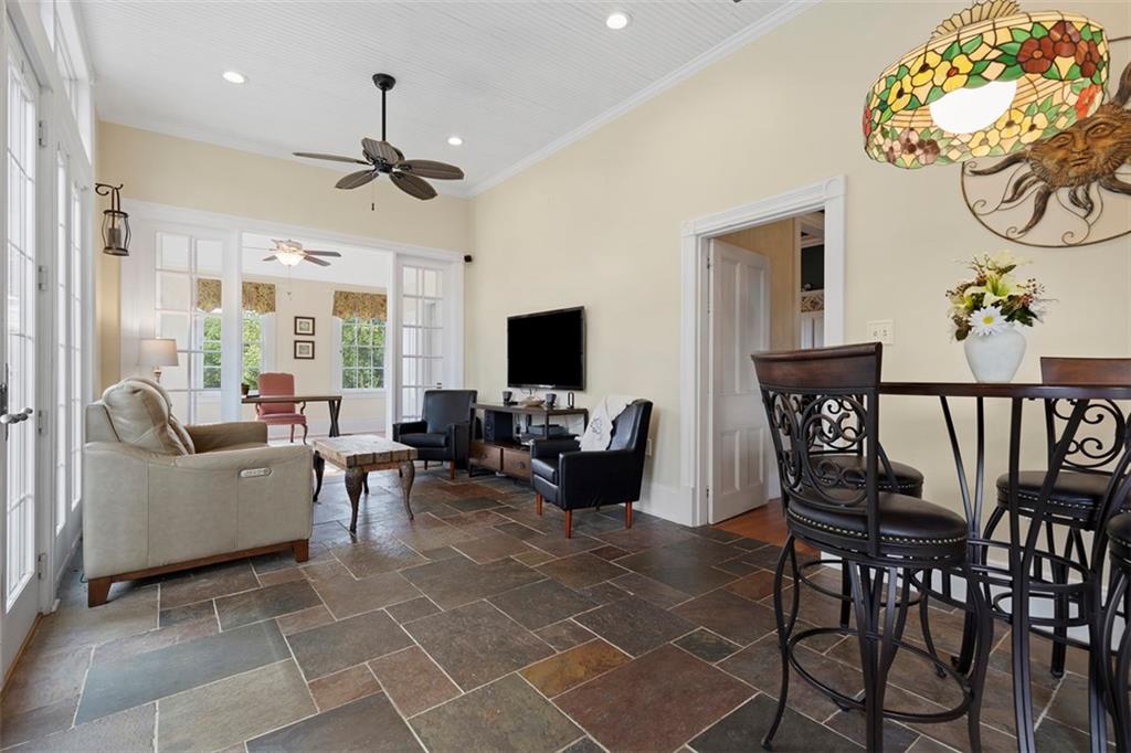 899 Old Thorn Run Road Coraopolis, PA 15108 - Photo 20 of 50