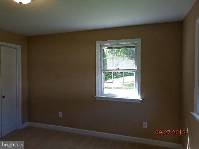 13126 Draper Road Clear Spring, MD 21722 - Photo 22 of 30 an empty room with a window