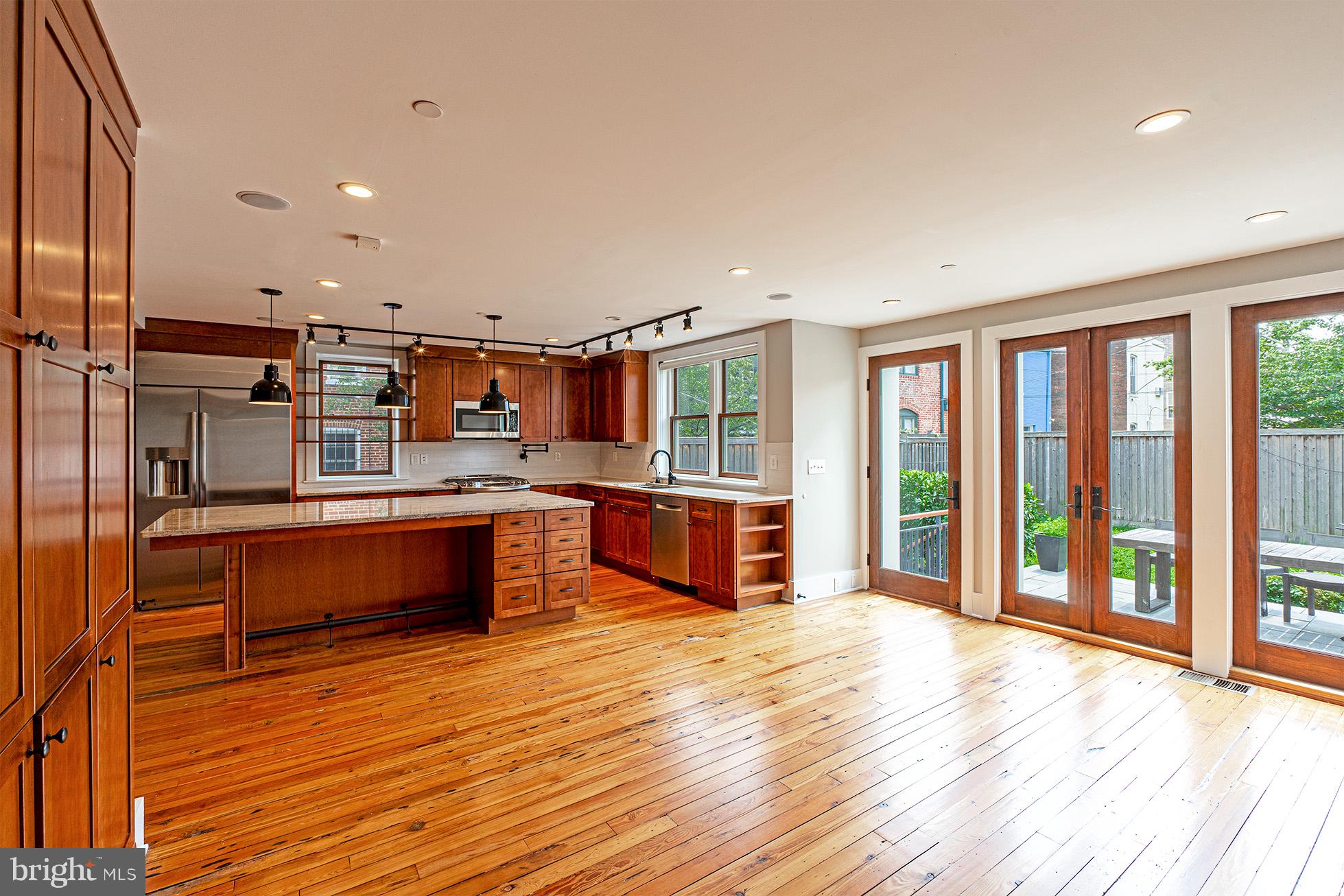325 D Street Southeast Washington, DC 20003 - Photo 24 of 59
