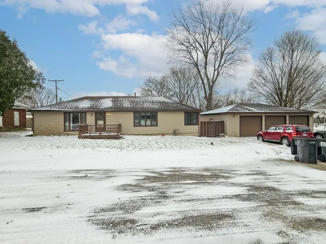 $174,000 | 203 Monroe Street, Monroe Center, IL 61052