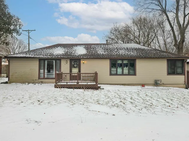 $174,000 | 203 Monroe Street, Monroe Center, IL 61052