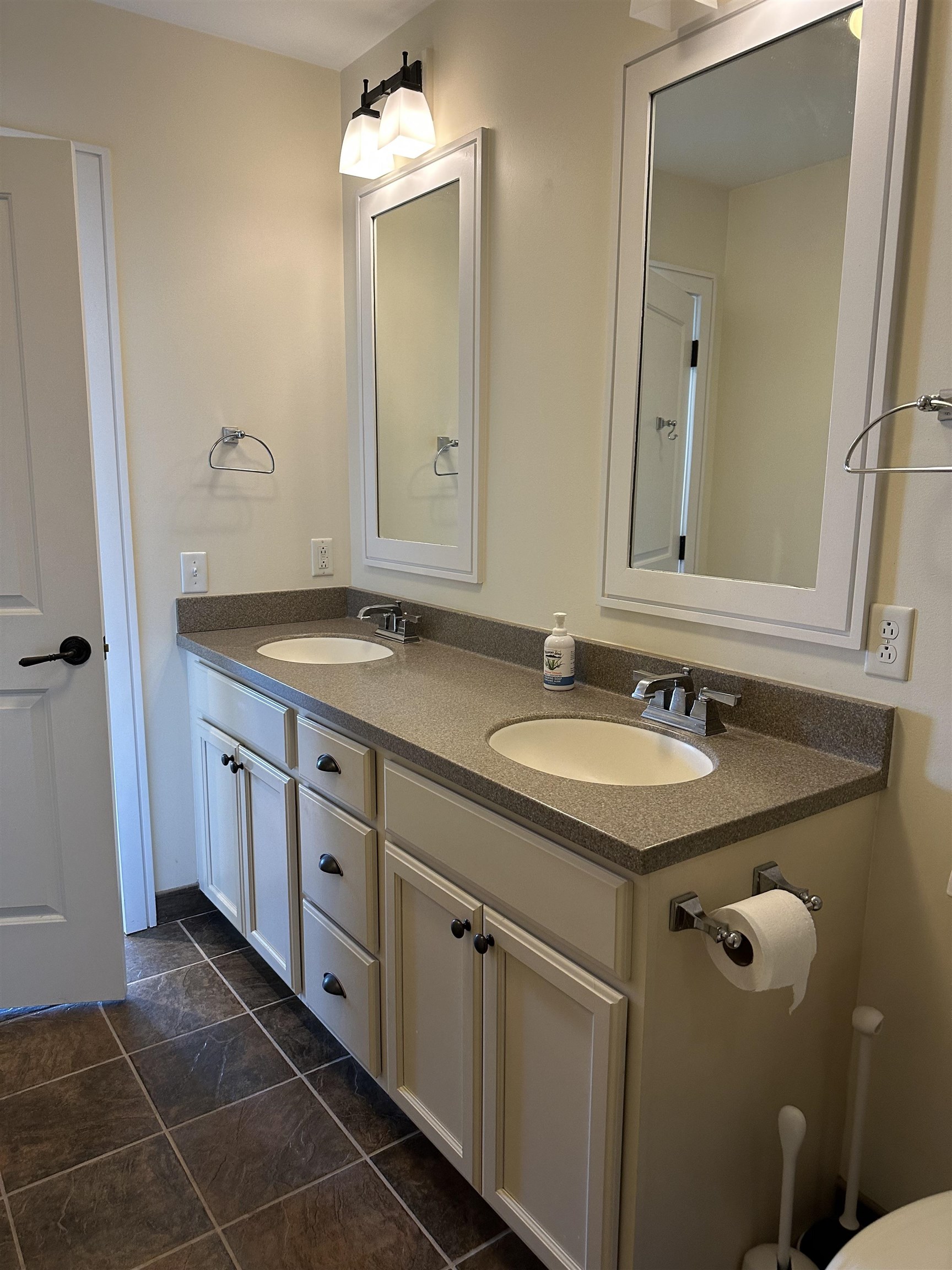 70 Maple Street, Unit 302 Middlebury, VT 05753 - Photo 14 of 29 Gallery Image 14