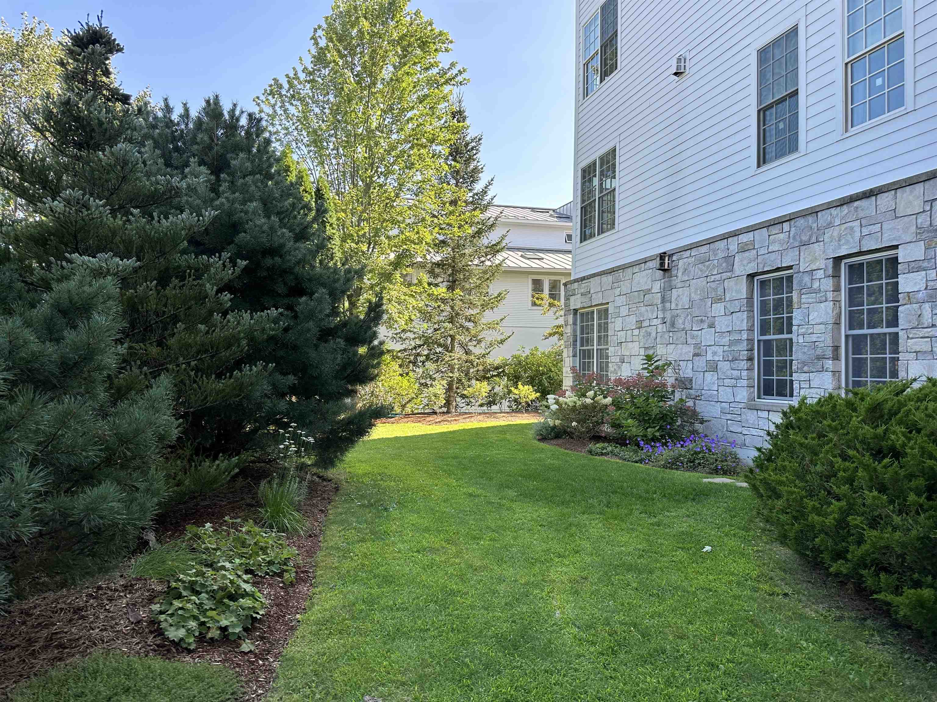 70 Maple Street, Unit 302 Middlebury, VT 05753 - Photo 20 of 29 Gallery Image 20
