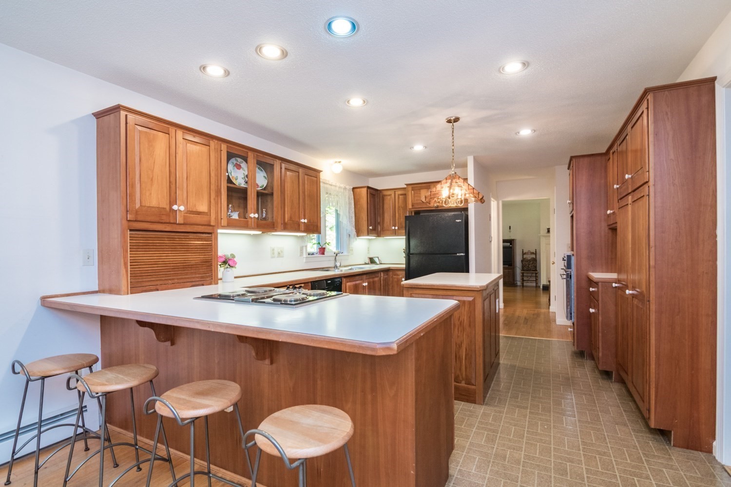 166 Harkness Road Amherst, MA 01002 - Photo 9 of 42 Gallery Image 9