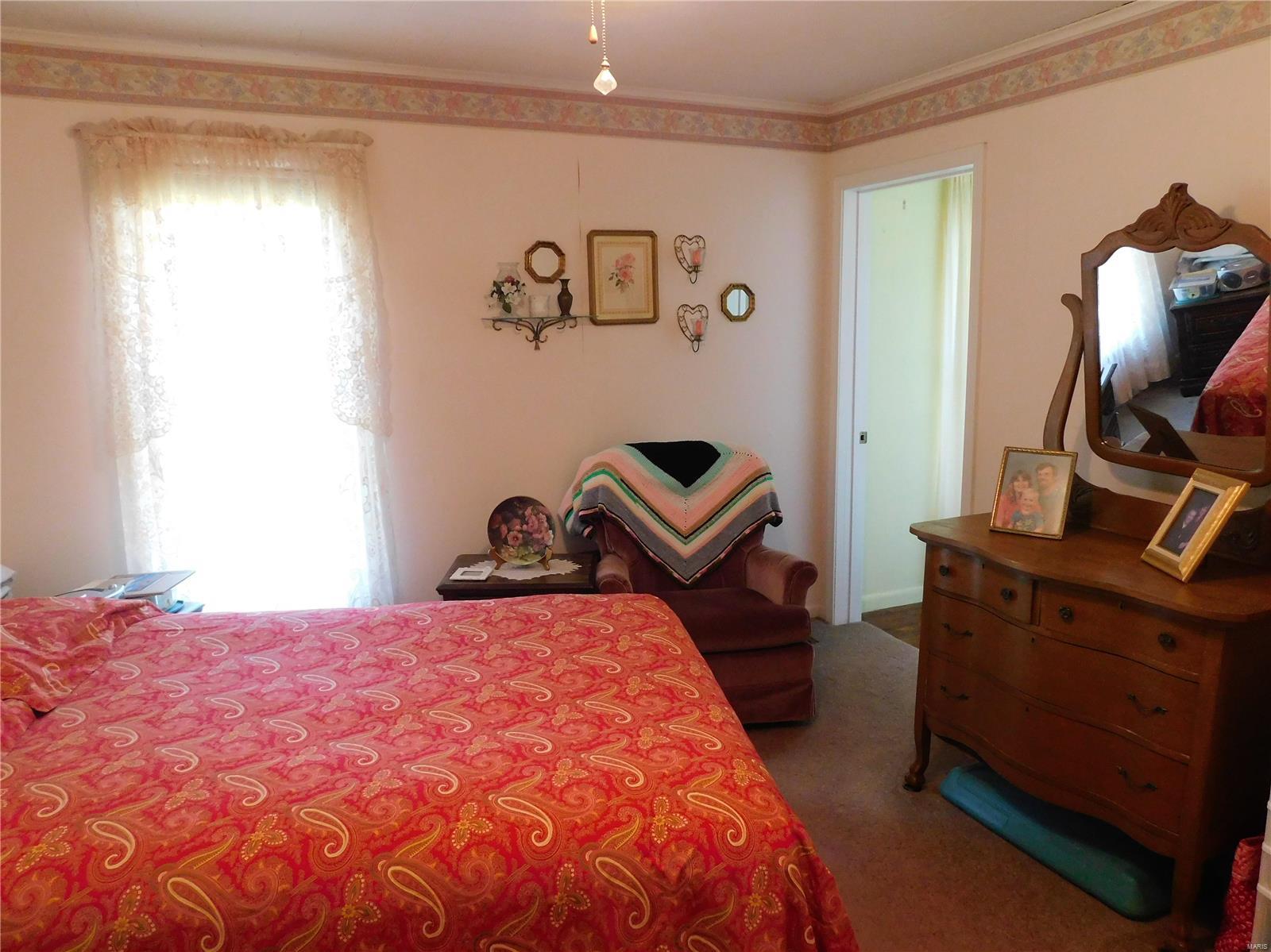 1850 Pershing Road West Frankfort, IL 62896 - Photo 12 of 28 Gallery Image 12