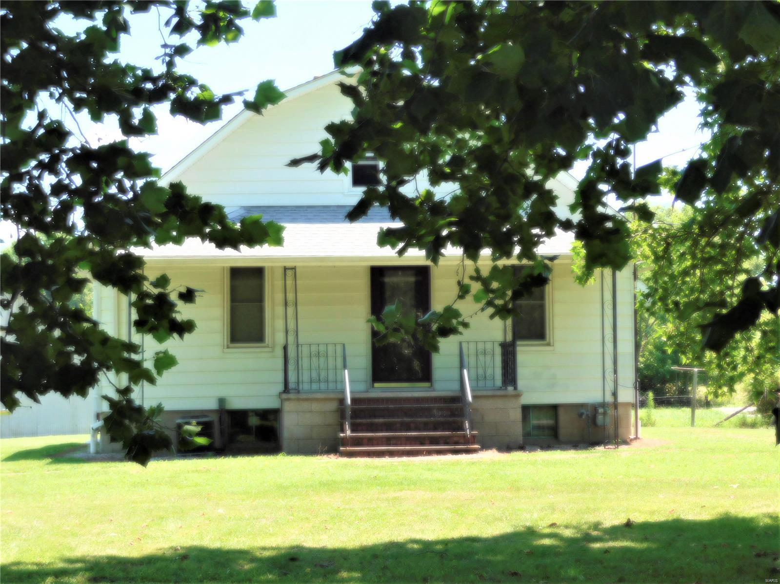 1850 Pershing Road West Frankfort, IL 62896 - Photo 3 of 28 Gallery Image 3