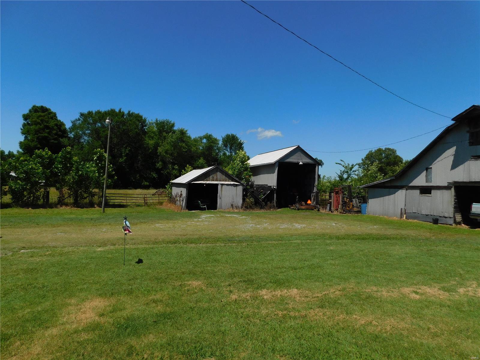 1850 Pershing Road West Frankfort, IL 62896 - Photo 23 of 28 Gallery Image 23