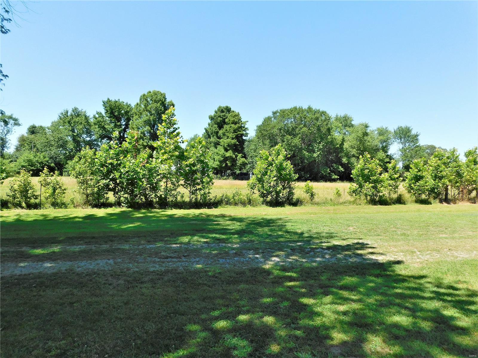 1850 Pershing Road West Frankfort, IL 62896 - Photo 26 of 28 Gallery Image 26