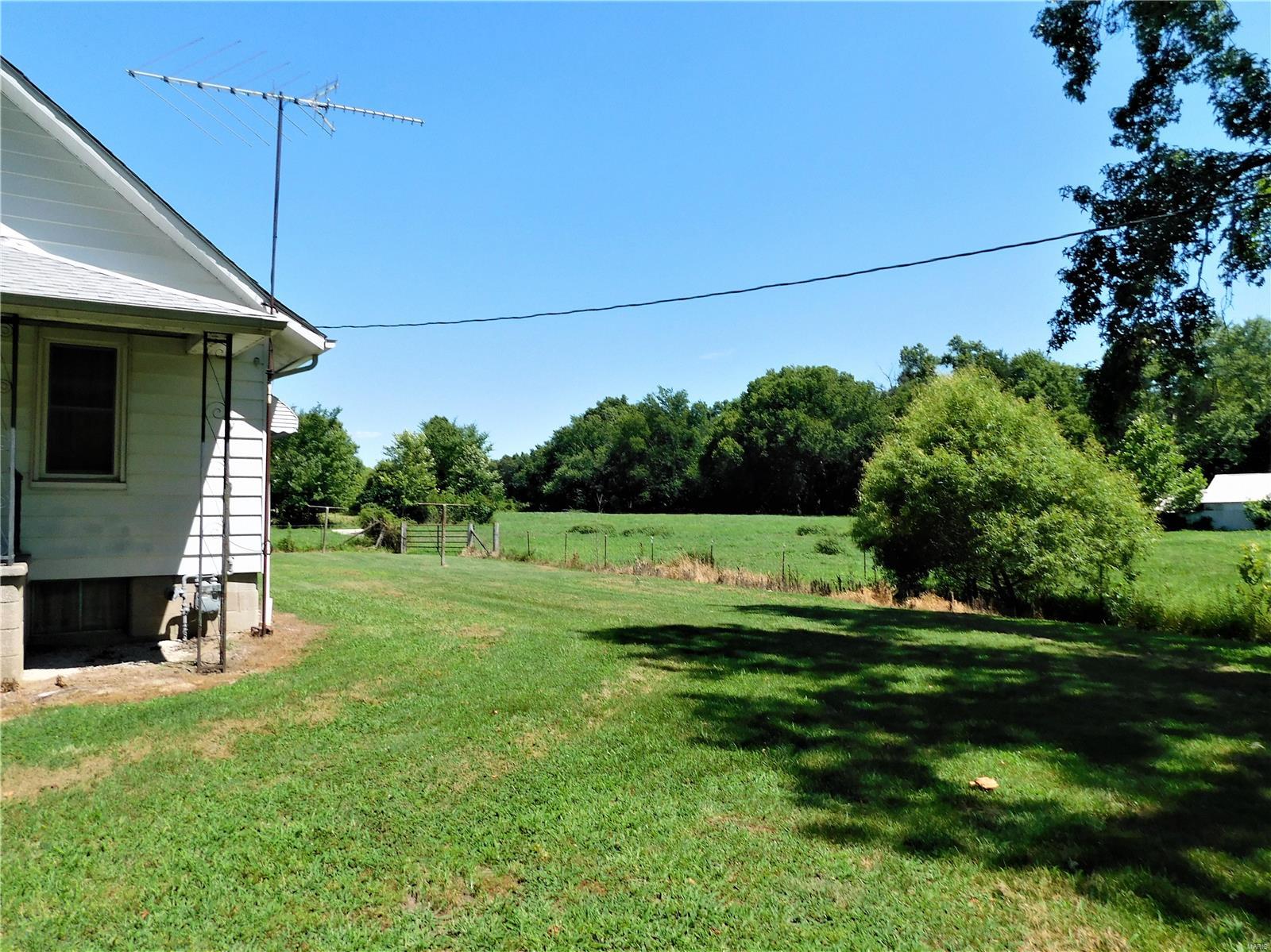 1850 Pershing Road West Frankfort, IL 62896 - Photo 27 of 28 Gallery Image 27
