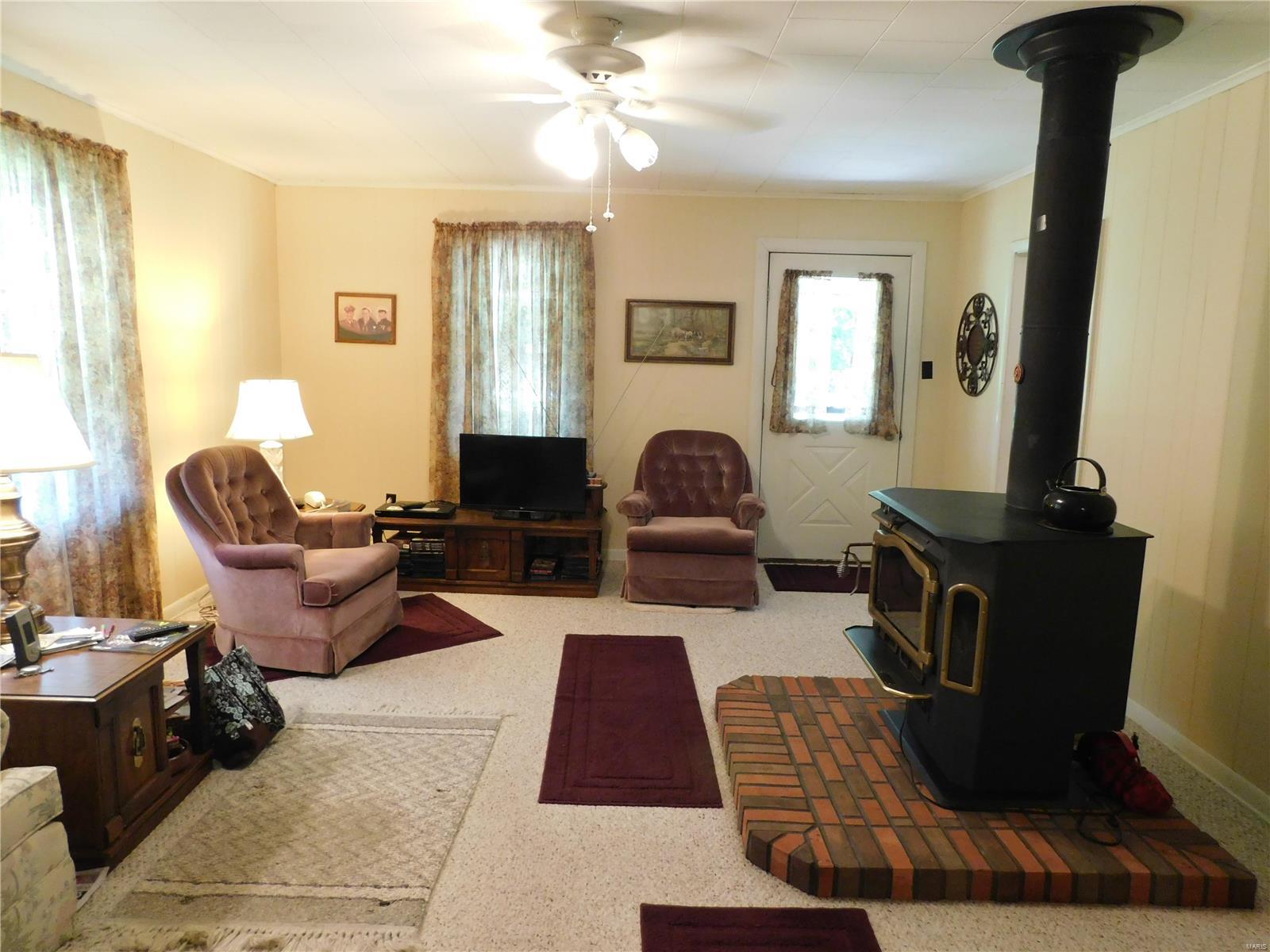 1850 Pershing Road West Frankfort, IL 62896 - Photo 4 of 28 Gallery Image 4
