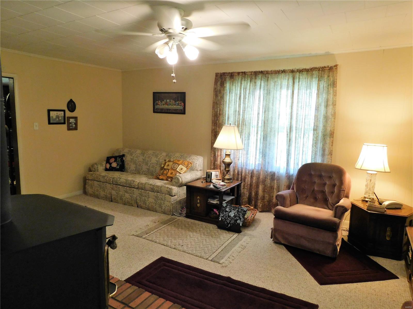 1850 Pershing Road West Frankfort, IL 62896 - Photo 6 of 28 Gallery Image 6