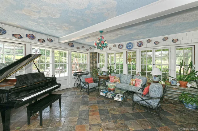 $2,795,000 | 4 Horse Hollow Road, Locust Valley, NY 11560