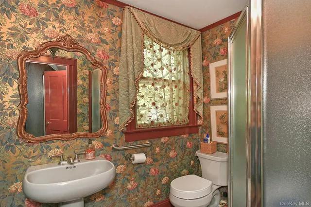 $2,795,000 | 4 Horse Hollow Road, Locust Valley, NY 11560