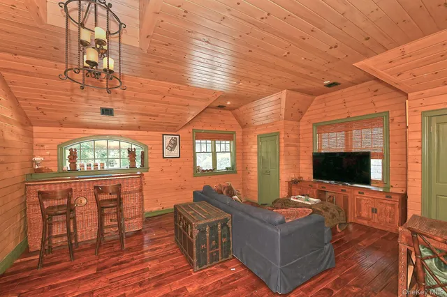 $2,795,000 | 4 Horse Hollow Road, Locust Valley, NY 11560