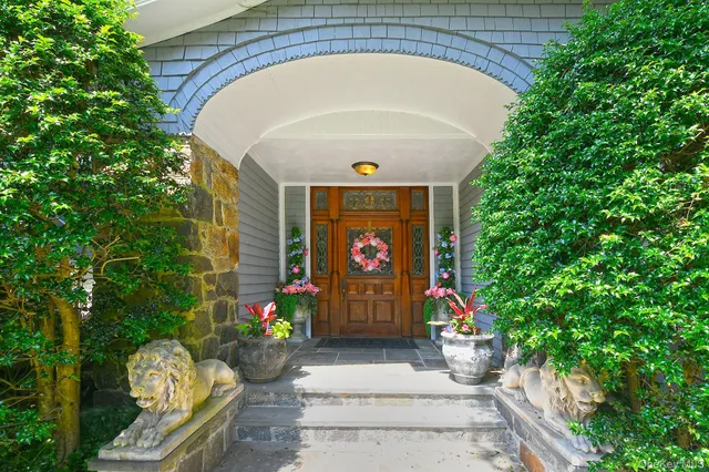 $2,795,000 | 4 Horse Hollow Road, Locust Valley, NY 11560