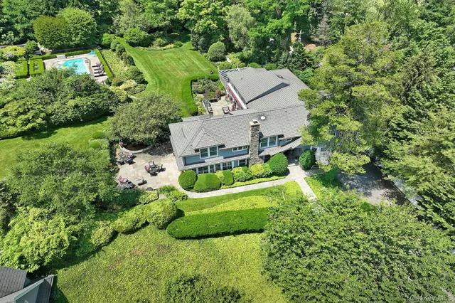 $2,795,000 | 4 Horse Hollow Road, Locust Valley, NY 11560