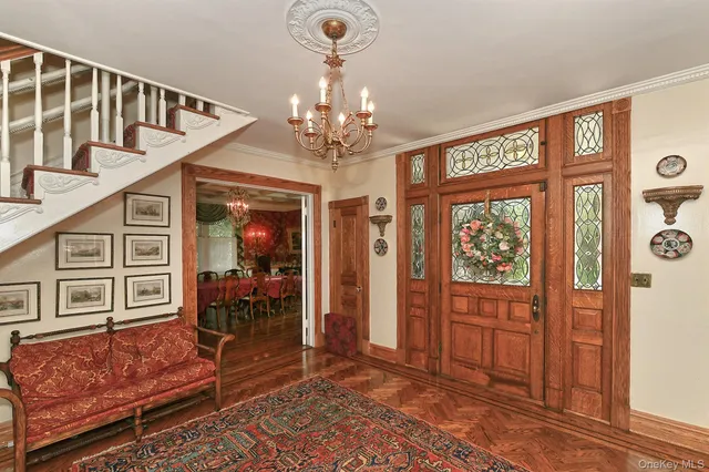 $2,795,000 | 4 Horse Hollow Road, Locust Valley, NY 11560