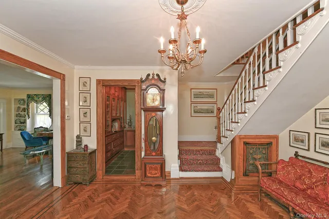 $2,795,000 | 4 Horse Hollow Road, Locust Valley, NY 11560